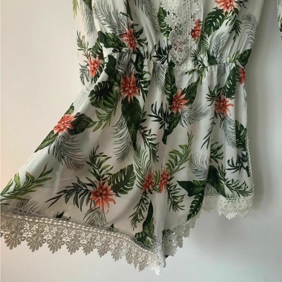 Brave Soul Playsuit Lace Trim Botanical Print Size S 8 UK V-Neck front and Back - Picture 2 of 7